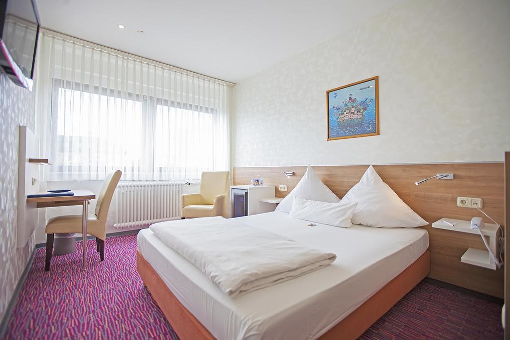 Hotel Am Bismarck 3*